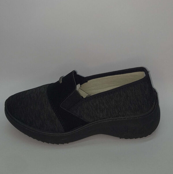 Zapatillas estilo alpargatas con taco detalles en enpeine gamuza sientetica