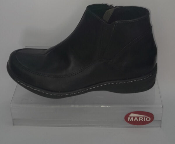 Botitas de cuero cocidas