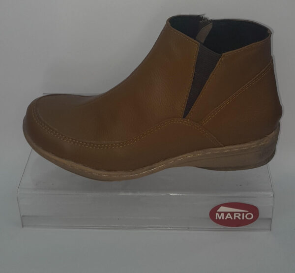 Botitas de cuero cocidas