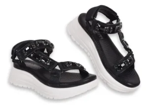 Sandalias con velcro piedras negras