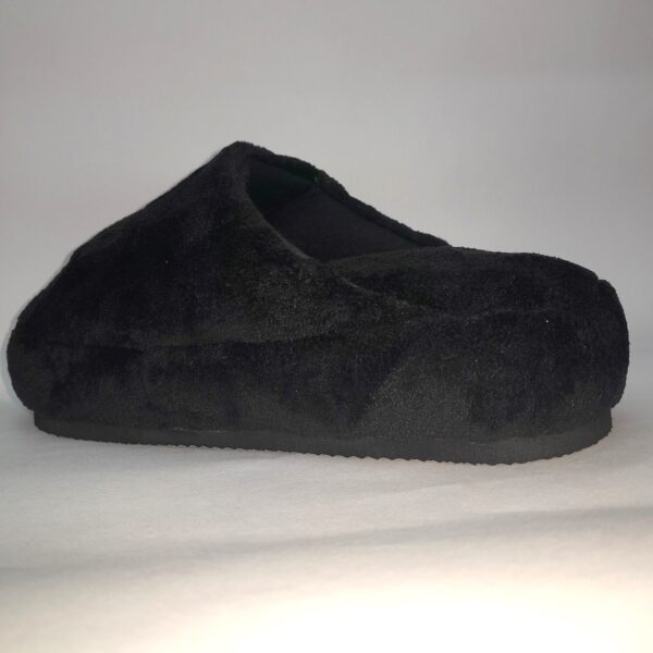 Pantuflas Mujer Espumón de Plush Negro | Naif Invierno 2025 | Talles 35 al 40