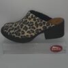 Suecos de cuero con taco alto