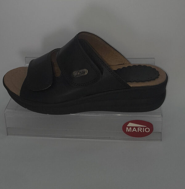 Suecos de cuero con doble velcro