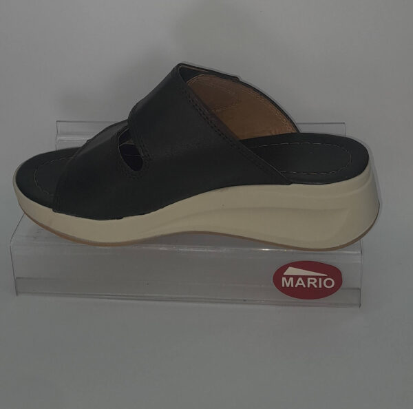Suecos de cuero con doble velcro