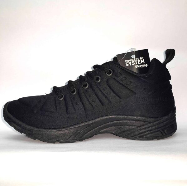 Zapatillas Deportivas Mujer Skaylap Negras de Microfibra con Cordones | Livianas y Confortables