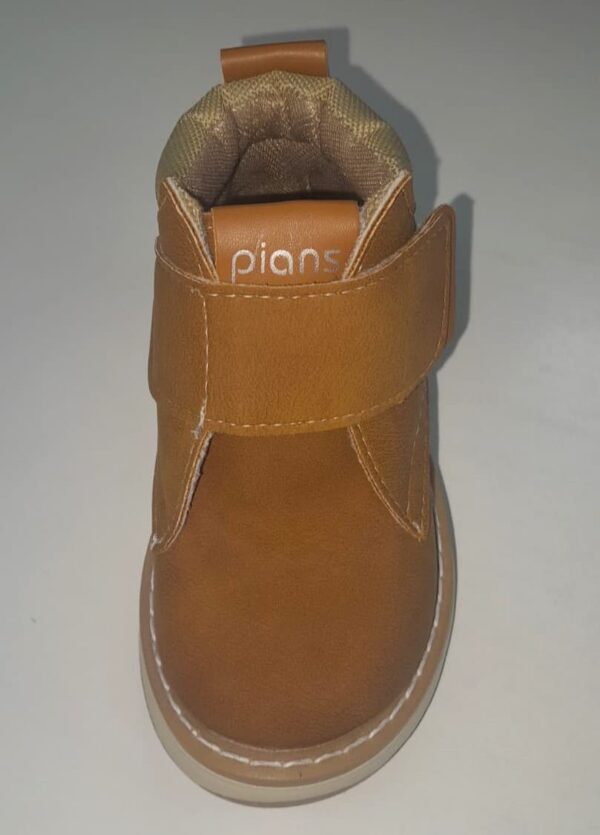 Borcegos de Gamuza Sintetica marca pians para niños con velcro