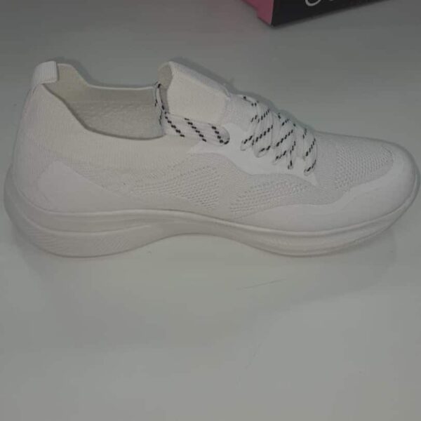 Zapatillas de Tela Superlivianas con Cordones – Gowell – Negras y Blancas – Talles 35 al 40