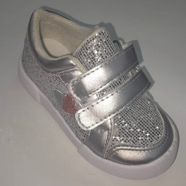 Zapatillas Plateadas con Glitter y Corazón Rojo – Doble Velcro Pians (Talles 22 al 26)