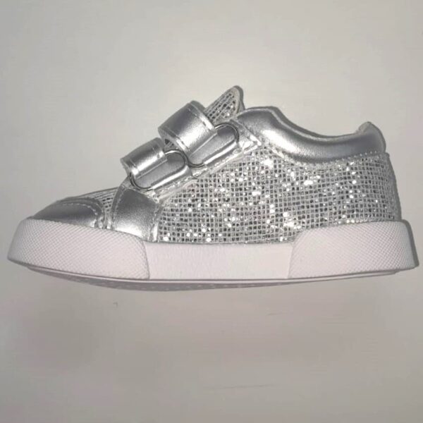 Zapatillas Plateadas con Glitter y Corazón Rojo – Doble Velcro Pians (Talles 22 al 26)